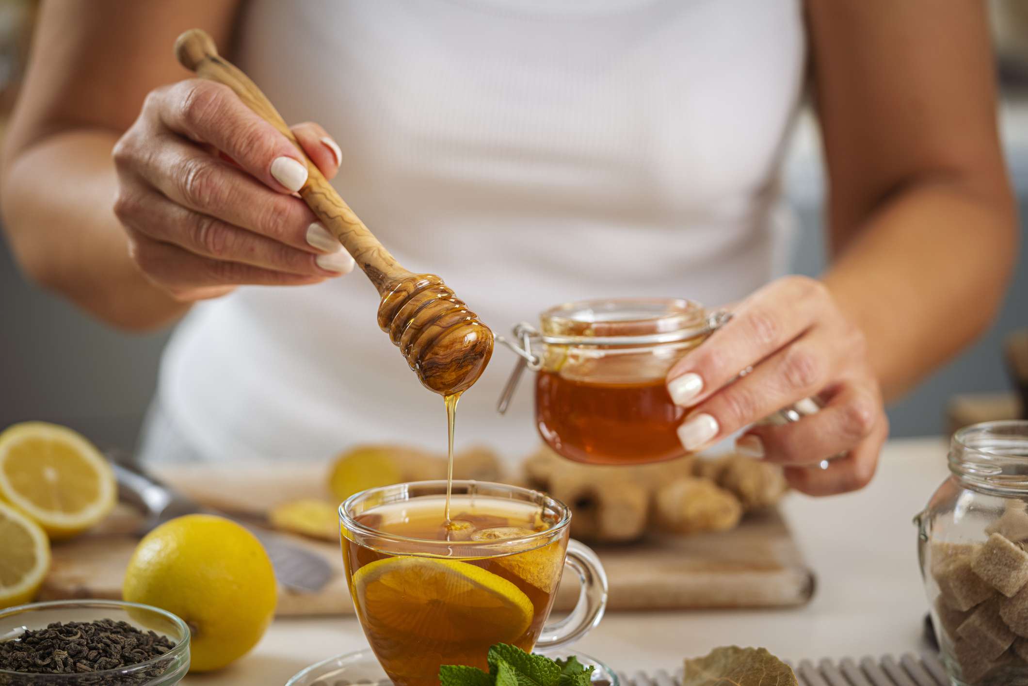 10 Common Ways People Use Honey in Their Daily Routine